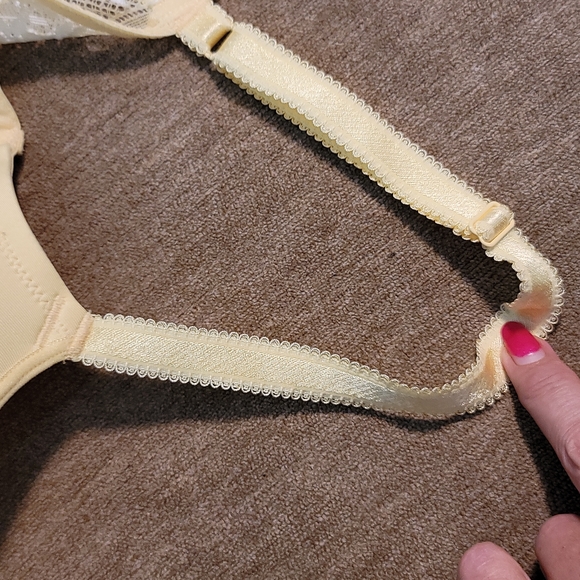 Wacoal pale yellow lace embroidered bra - Picture 14 of 15